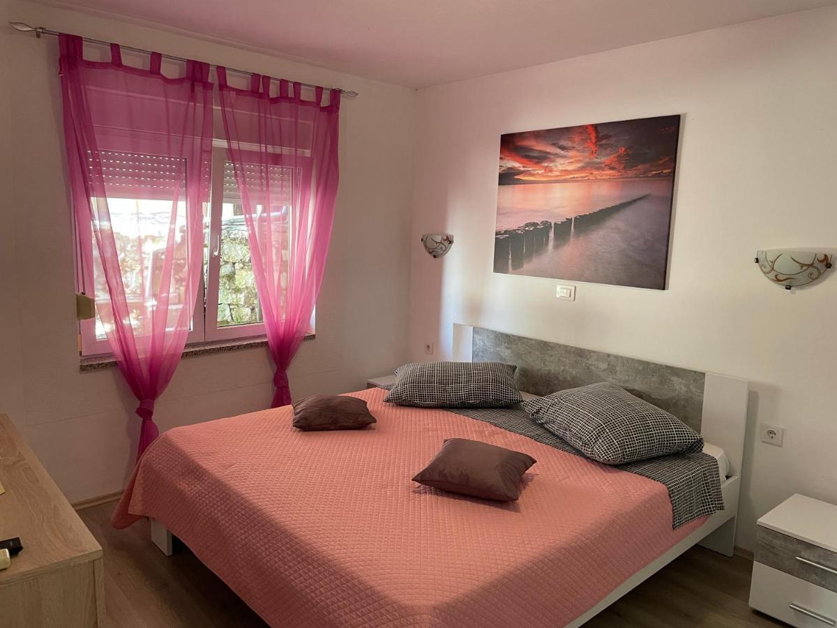 Apartment Jonas Rovigno Esterno foto